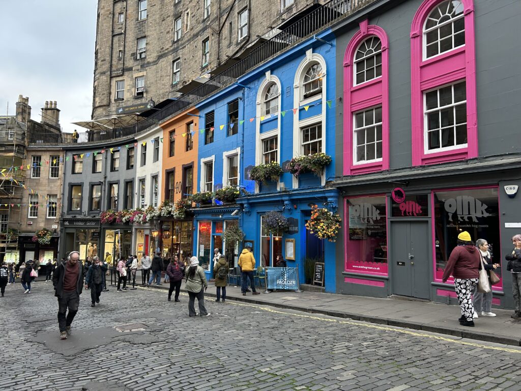 Victoria Street in Edinburgh, inspiration for Harry Potter's Diagon Alley The colorful storefronts of historic Victoria Street, the inspiration for Diagon Alley, featured in our Harry Potter walking tour Edinburgh travel guide.