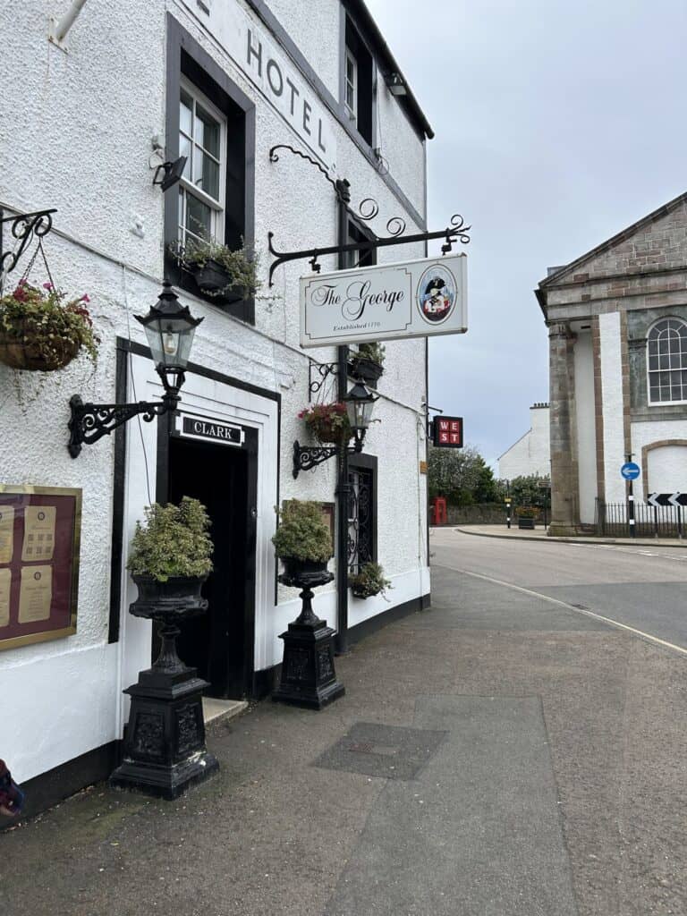 edinburgh travel guide the george pub at inveraray scotland