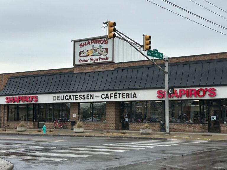 Shapiro's Deli Indianapolis iconic Jewish deli experience