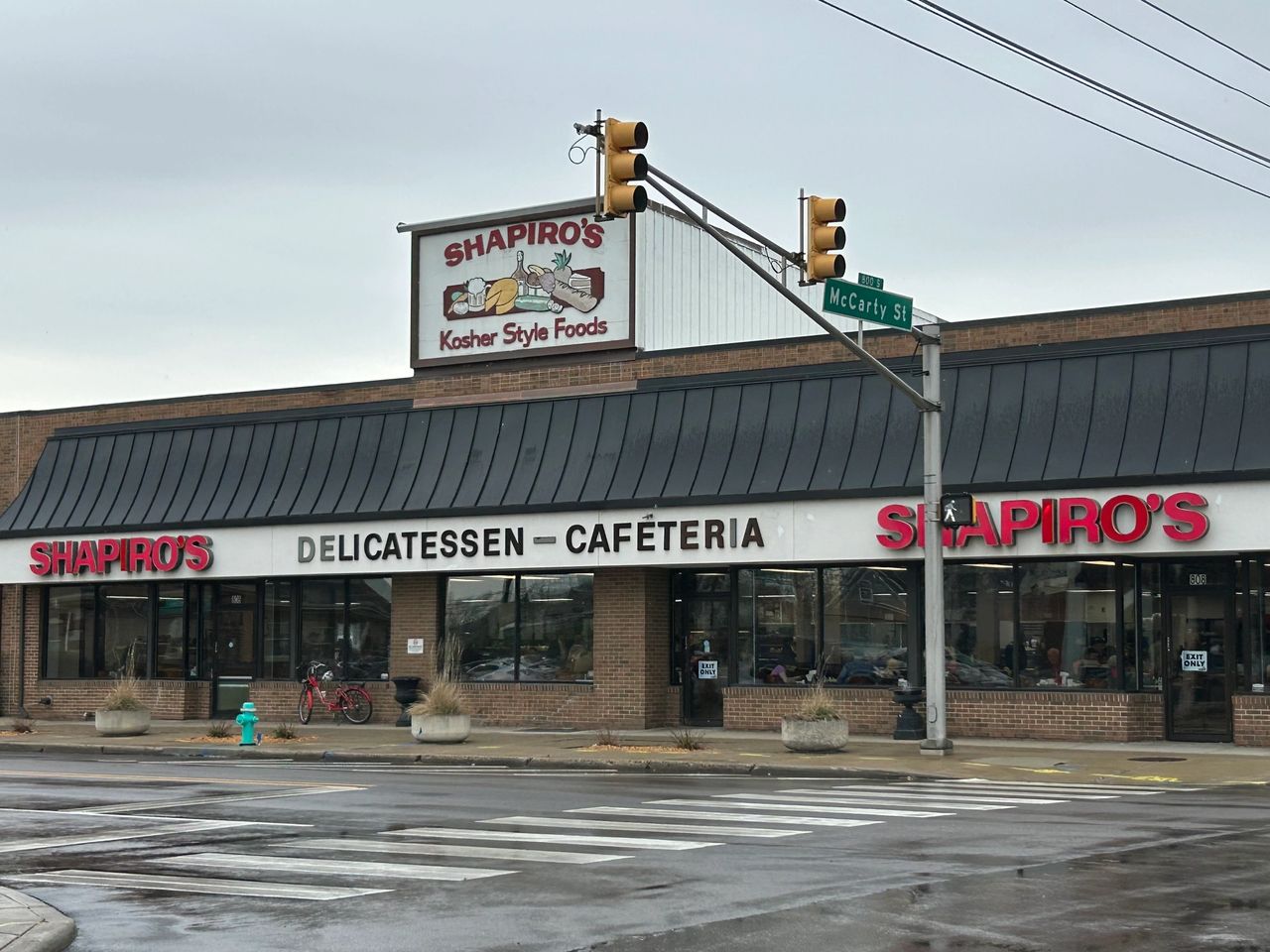 Shapiro's Deli Indianapolis iconic Jewish deli experience