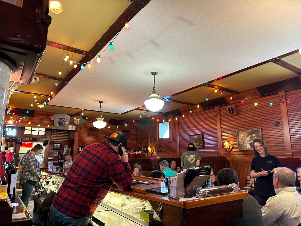 Bonge's Tavern one of Indy's best dining spots in Indiana