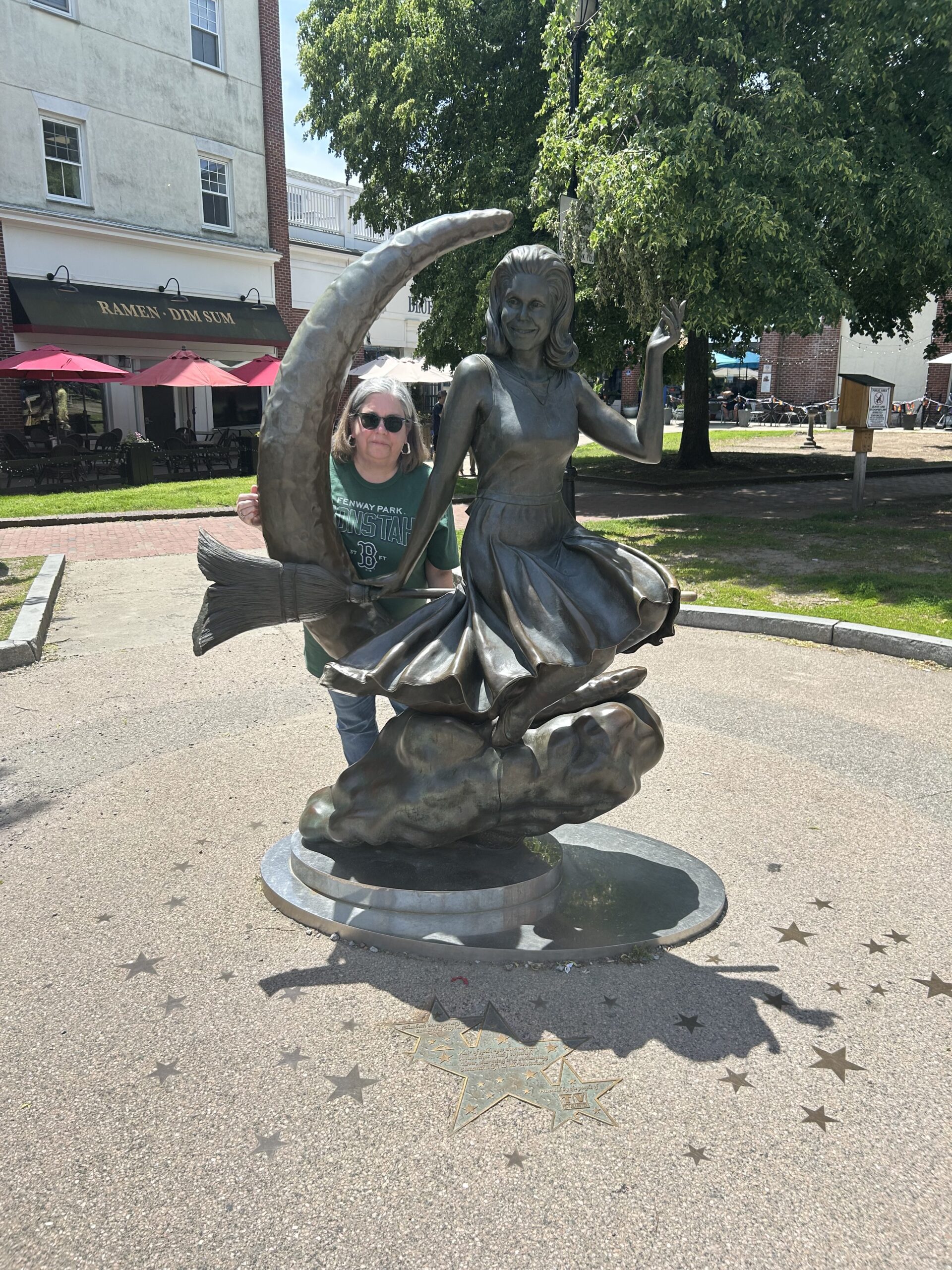 salem bewitched statue at downtown salem