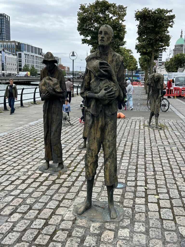 dublin ireland travel guide famine statues at dublin