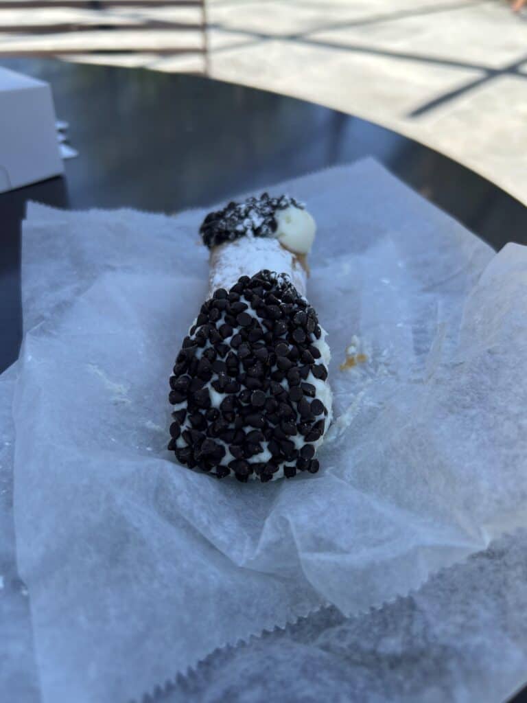 mike's pastry cannoli at north end boston